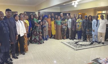 UNICAL class of 1986 donates books, institute prize for best graduate