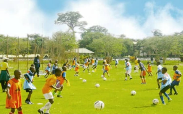 Prof. Christopher Imumolen offers N276m scholarship to 138 secondary school students to Support students’ sport talents