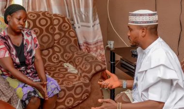 Federal lawmaker Shina Peller Visits Family Of Slain LAUTECH Student, Meets OPC Members In Ogbomoso