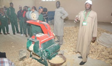 400-level UNIABUJA students thresh no fewer than 1.1 tons of maize  for storage