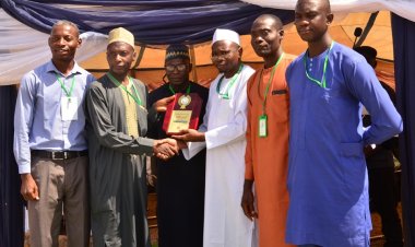 FULafia VC Prof Shehu Rahman doles N50,000 cash to best staff as PR officer bags Award of Excellence (PHOTOS)