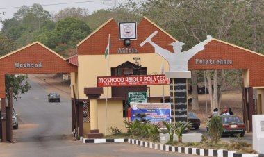 Nigerian Student accuses Lagos Policemen of N155,000 Extortion meant for his Hostel Fee