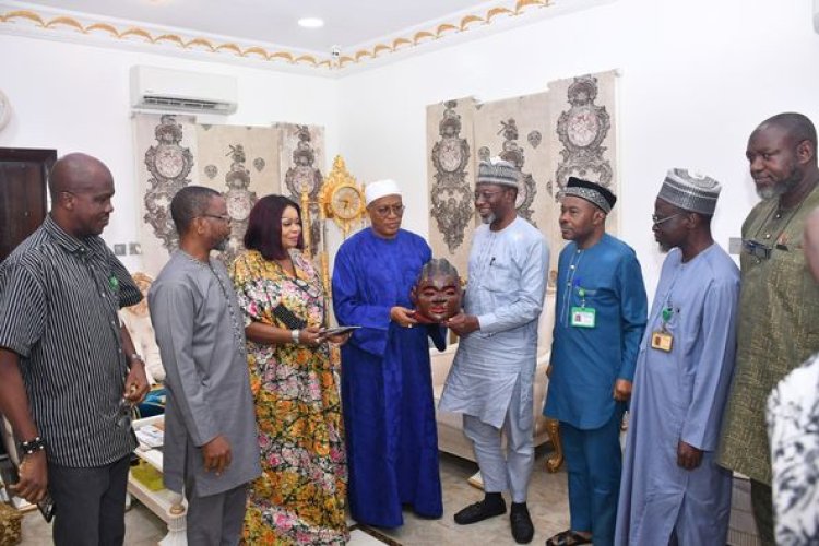 YABATECH Rector Pays Courtesy Visit to Oba Of Igbobi Sabe Kingdom