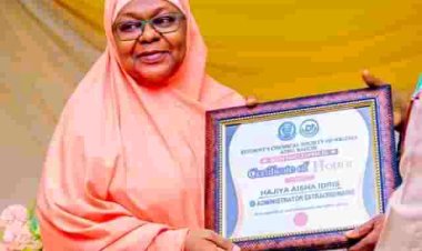 ATBU Registrar Haj. A'isha Idris Receives Excellence Award from Students' Chemical Society of Nigeria