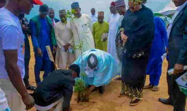 UNIMAID Vice-Chancellor Prof. Aliyu Shugaba Joins 2023 Tree Planting Campaign