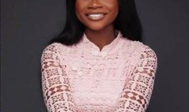 Exceptional Dedication: Young Lady Graduates University with a Remarkable 4.73 First-Class Degree