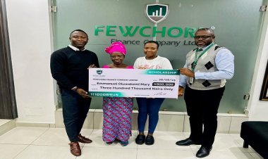 Following the Tribune expose, a UNILAG student receives financial assistance from Fewchore.