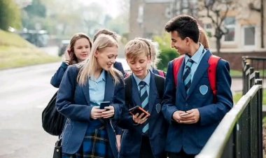 UK To Announce Ban On Mobile Phones In State Schools