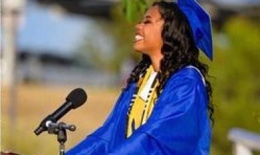 Young African-American girl breaks record at US university.