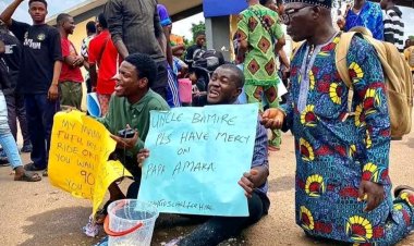 Obafemi Awolowo University Students Stage Protest, Force Closure of Main Gate, Demanding a 50% Reduction in School Fees