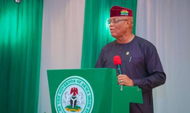 Governor Umo Eno Hosts University of Lagos Alumni for a Night of Celebration