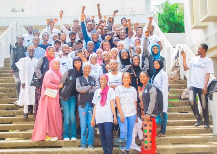 Ahmadu Bello University Zaria's Vice Chancellor Joins Biochemistry Graduates in picture