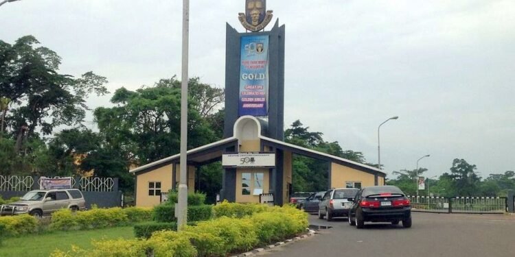 OAU SU directs students to put off payment of school fees.