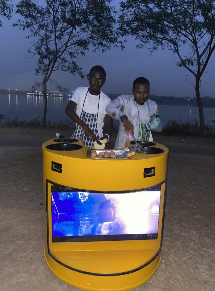 Nigerian 200 Level Undergraduate of ABU Invents Game-Changing Solar-Powered Kiosk for Street Vendors