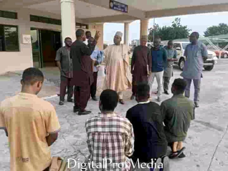 Taraba State University VC Welcomes Students Who Had Been In DSS Custody