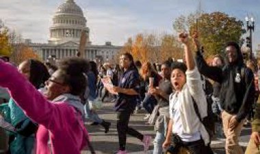 Students Walk Out of Hillary Clinton's Class to Protest Columbia University's 'Shaming' of Pro-Palestinian Supporters