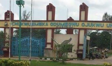 EVACUATION NOTICE: Deborah Hostel Complex at Risk of Collapse Behind Igbariam Campus – University Issues Immediate Directives