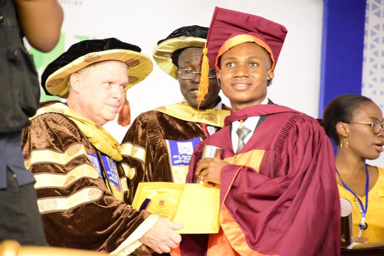 Jameswilliams Kamnanya Gabriel: Academic Luminary of Nile University, Awarded Full-Tuition Post Graduate Scholarship and Cash Prize for Remarkable Achievements