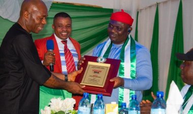 UNN Honours Cross River PDP Chieftain, Others with Leadership Award