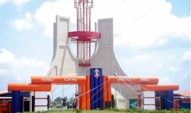 Nnamdi Azikiwe University Honors Distinguished Personalities at 17th Convocation Ceremony