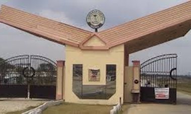 ASUU UNIUYO Gifts N1.7m to 15 Indigent Students, Honor Past Leaders