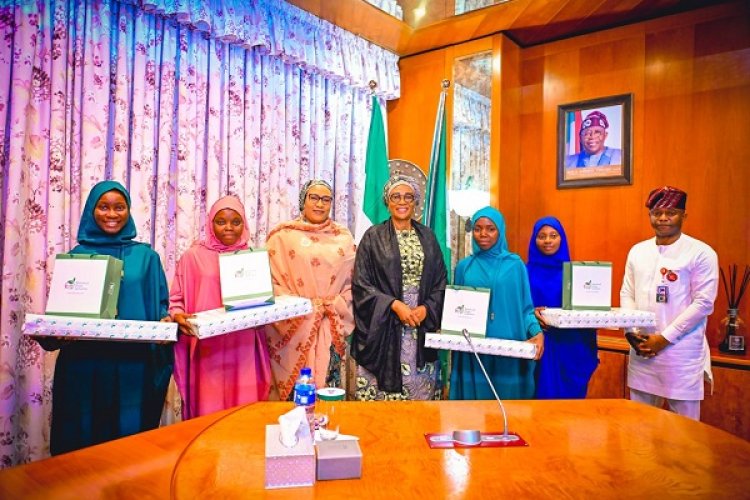 Nigeria First Lady Awards N4m Scholarships to Rescued FUDMA Students