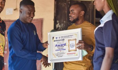 ABSU SUG Presents Excellence Award to Fablinks Computers