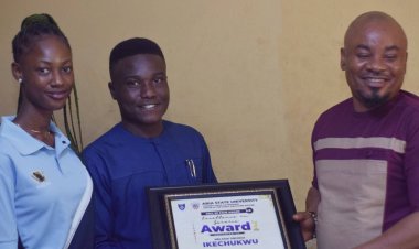 ABSU ICS Staff Receives Service Award from SUG