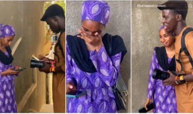 Heartwarming Encounter: Stranger's Generous Act Towards Student Selling Snacks Goes Viral