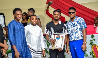 ABSU Honors Daniel Wisdom for Outstanding Contributions to Physiology Department