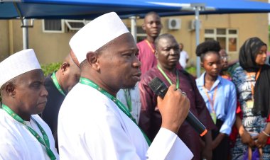 FULafia VC Prof. Abdul Rahman Hails Nasarawa State Governor As He Shares Rice and Cash