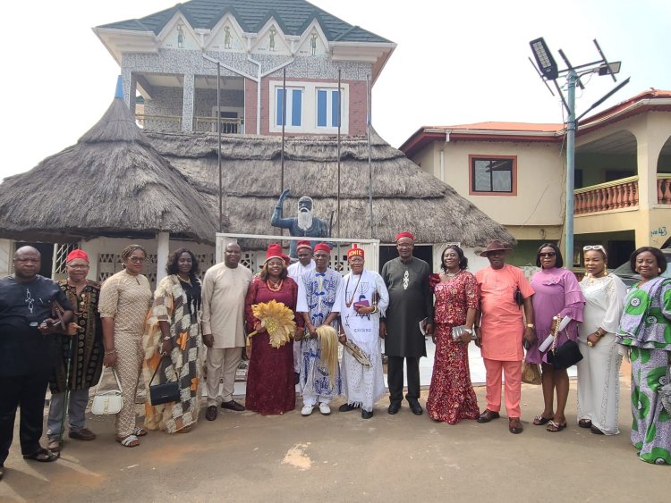 Chukwuemeka Ojukwu University Management Engages in Historic Visit to Eze Akajiofo Igbo Niile