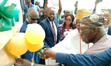 Former President Obasanjo Commissions New Postgraduate Studies Building at Bells University Donated by Asiwaju Onafowokan