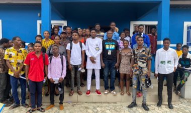 UNIPORT SUG President Martins Azirindu Okpara Distributes Foodstuffs to Students to Ease Hardship