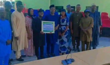 Taraba State University VC Receives Award of Excellence from Taraba State Students Union