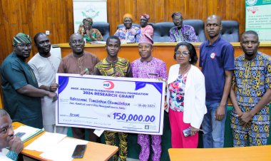 Professor Abayomi Oluwatosin Jiboku Foundation Awards FUNAAB Chemistry and Biochemistry Students with Grant Awards