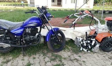 Top Alumnus Dr. Lordbanjou Donates Equipment to FUNAAB