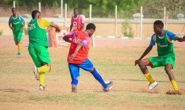 Nigerian Footballers must not Abandon School to Chase Dreams, Says Netizen