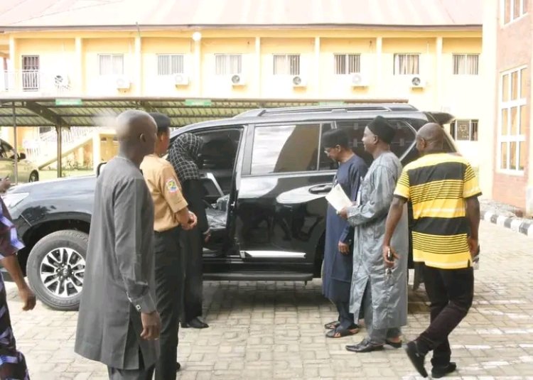 Nasarawa State Government Presents Official Vehicle To NSUK Chairman Of Governing Council