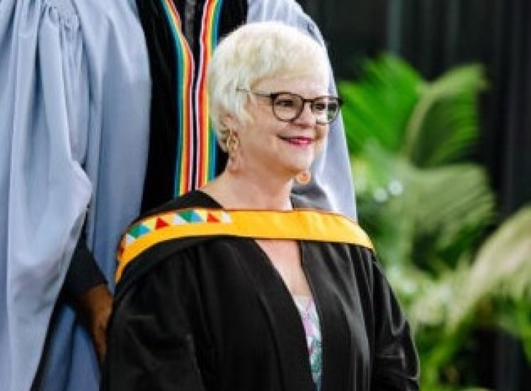 53-year old Woman Graduates South African University, Bags Degree 35 Years Later