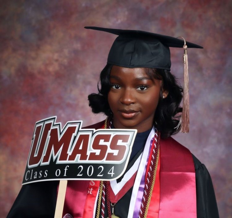 Brilliant Nigerian lady Graduates Summa Cum Laude From US University