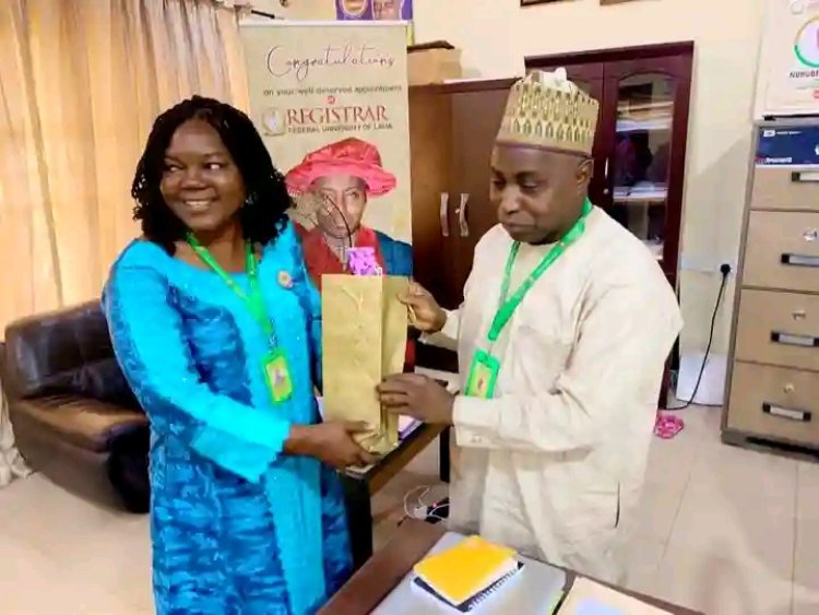 FULafia Women's Wing SSANU Shows Appreciation to Registrar with Gift