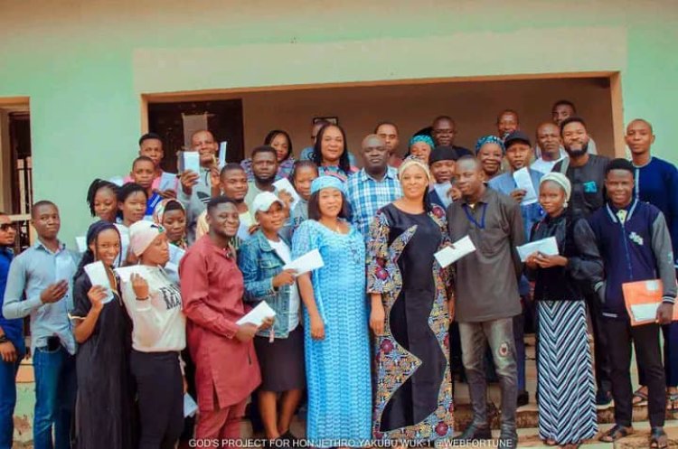 Hon. Jethro Yakubu Zikengyu Fulfills Scholarship Promise to Federal University Wukari Students