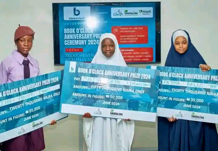 Book O'Clock Literary Foundation Holds Anniversary Prize Ceremony