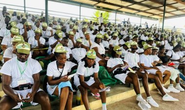 Nigerians React to Niger Governor's Gift of 200k to Corpers, Says Life is More Important