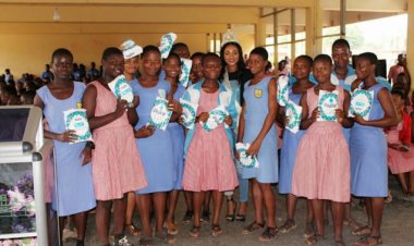 Enugu School Principal Accused of Unfair Distribution of Sanitary Pads to Students