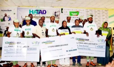 UNICROSS Graduate Triumphs in Corpreneurship Competition, Bags ₦800,000 Prize