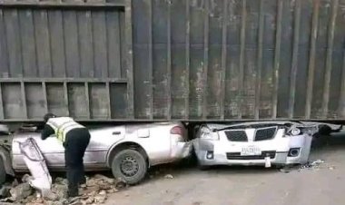 Eight Schoolchildren Escape Death As Container Falls On Cars In Lokoja