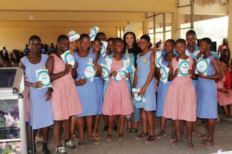 Enugu School Principal Accused of Unfair Distribution of Sanitary Pads to Students