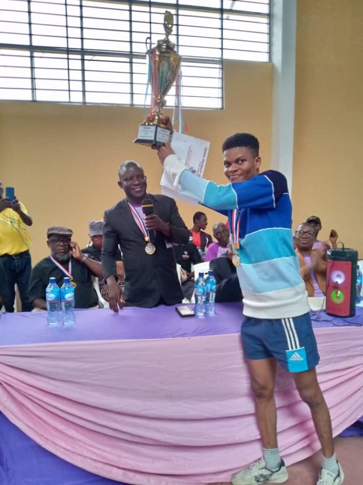 Gabriel Akinduro Wins Maiden FUTA Table Tennis Championship